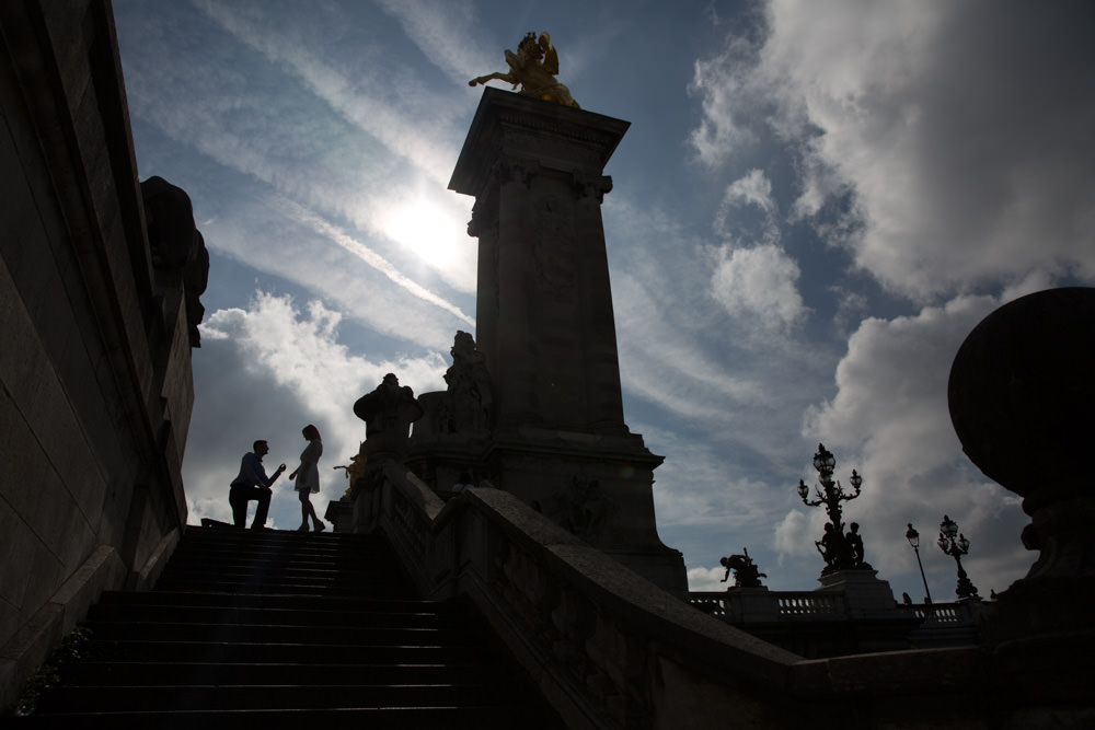 marriage-proposal-on-alexander III-bridge-paris