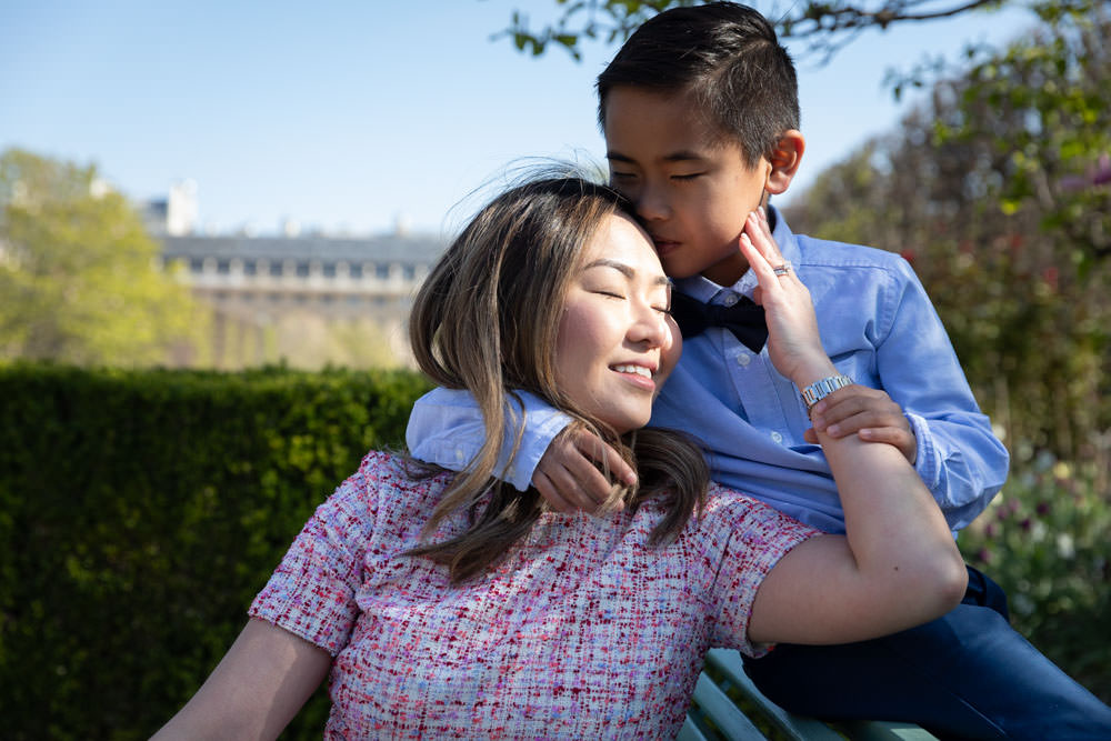 Mum and daughter iat palais royal garden